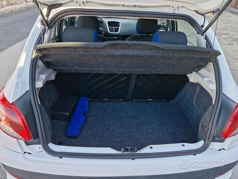 Usata Peugeot 206 60 CV (44 kW) 2012 Bianco Berlina