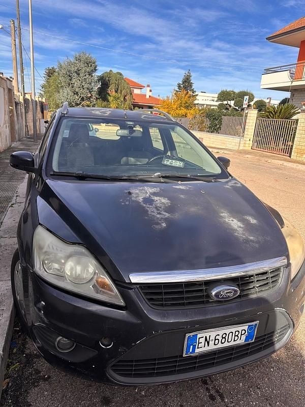 Blu Usata 2012 Ford Focus Station wagon | 1000 € - Immagine 1/4