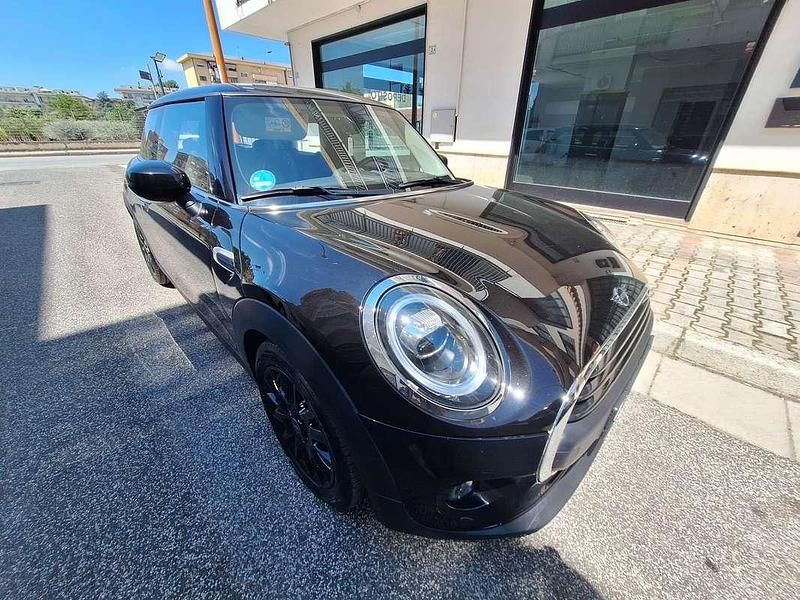 Usata Mini ONE 102 CV (75 kW) 2019 Nero Utilitaria