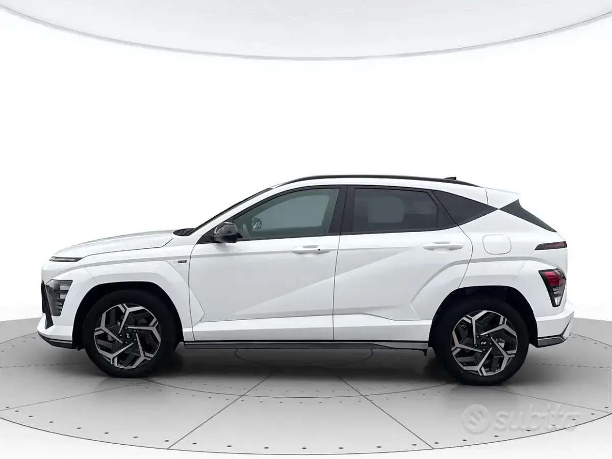 Usata Hyundai Kona N Line 120 CV (88 kW) 2023 Bianco SUV