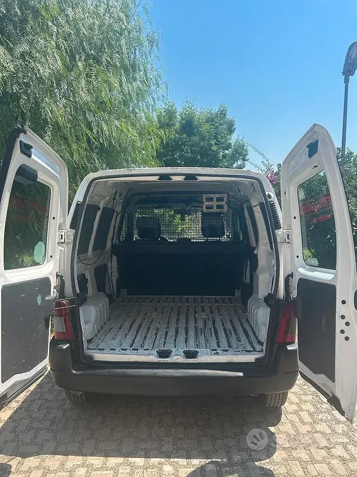 Usata Peugeot Partner 90 CV (66 kW) 2005 Bianco Monovolume