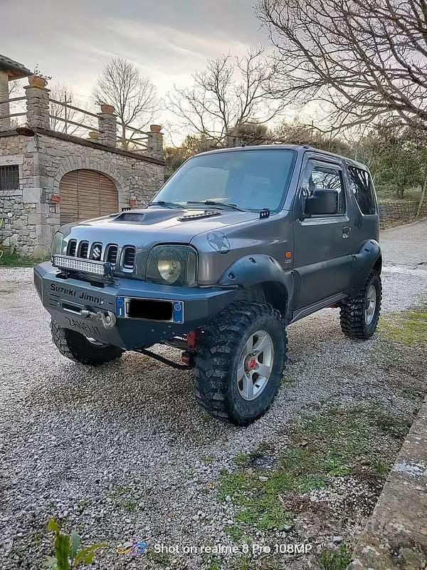 Usata Suzuki Jimny 457 CV (336 kW) 2007 SUV
