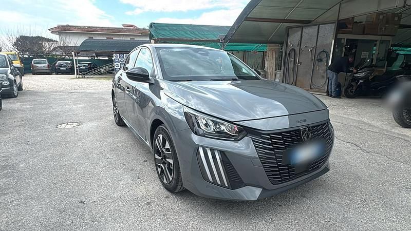 Usata Peugeot 208 Allure 101 CV (74 kW) 2025 Grigio Utilitaria
