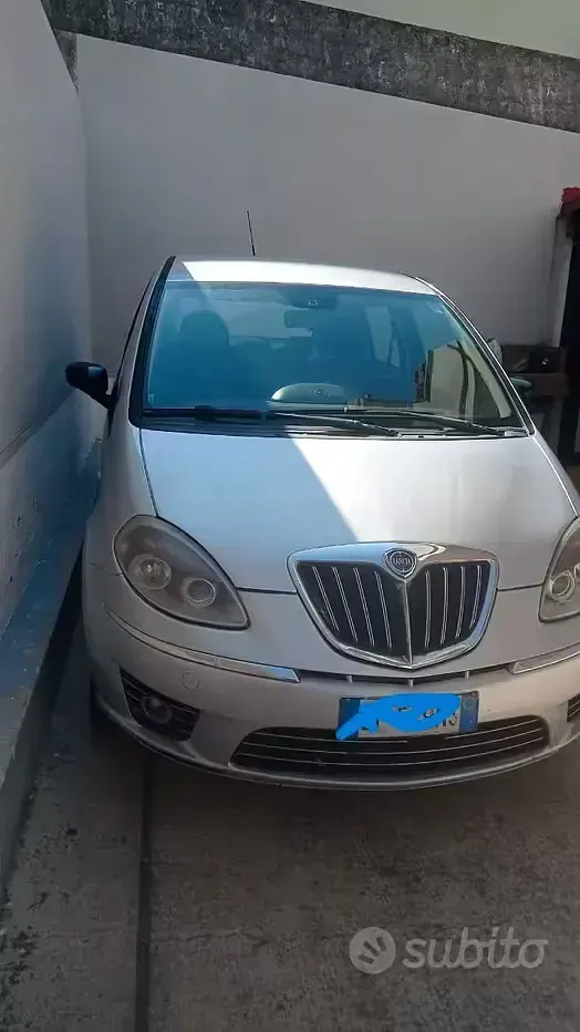Usata Lancia Musa 90 CV (66 kW) 2012 Grigio Monovolume