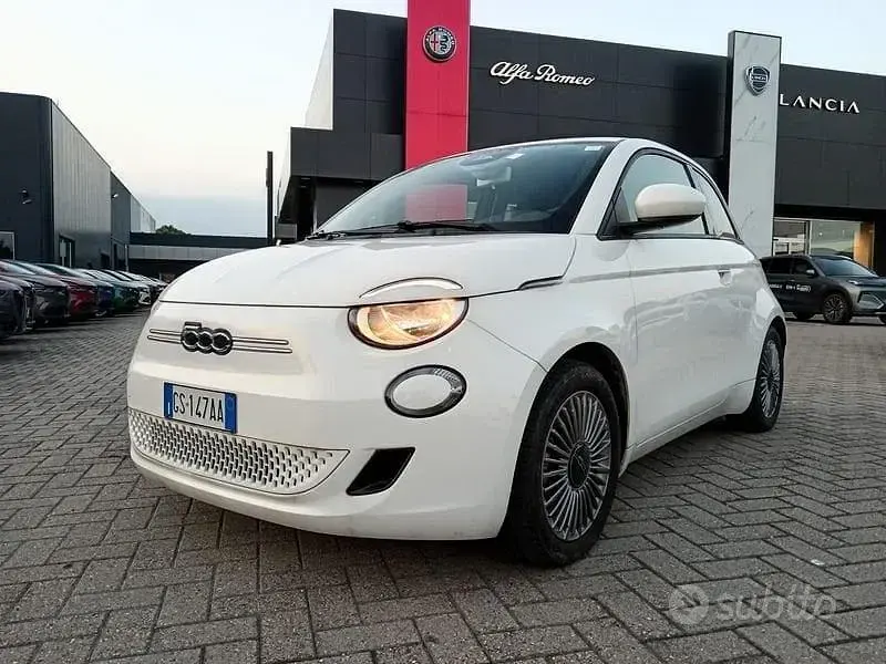 Usata Fiat 500e 86 kW (118 CV) 2023 Bianco Berlina