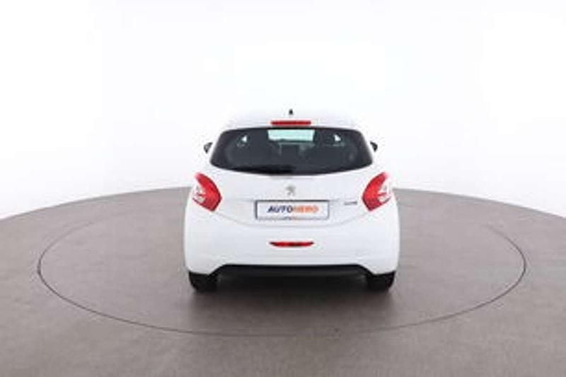 Usata Peugeot 208 Active 68 CV (50 kW) 2015 Bianco Utilitaria