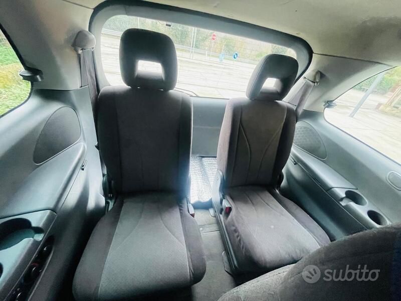 Usata Mazda MPV 136 CV (100 kW) 2003 Blu Monovolume