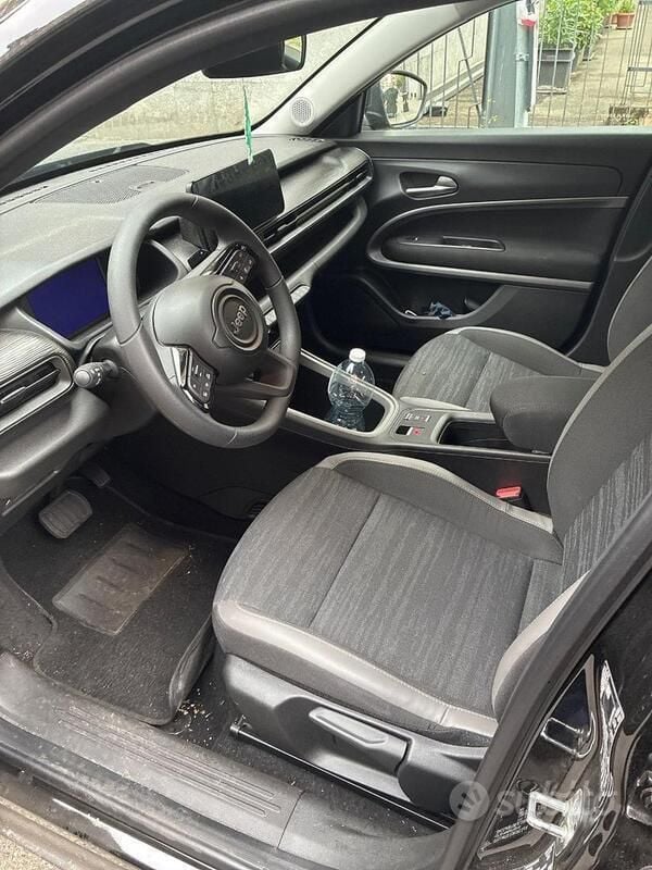 Usata Jeep Avenger 101 CV (74 kW) 2024 Nero SUV