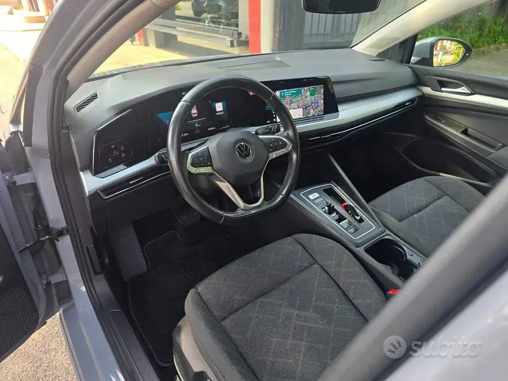 Usata VW Golf VIII 116 CV (85 kW) 2022 Moonstone grey Station wagon