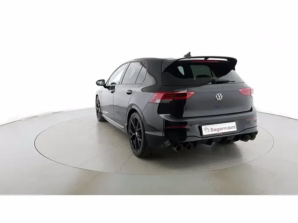 Usata VW Golf VIII R 333 CV (244 kW) 2023 Nero perla Berlina