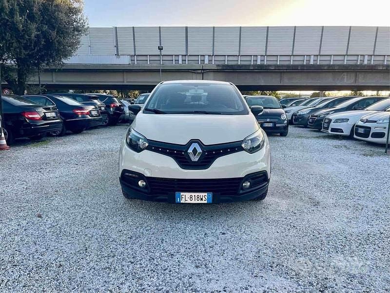 Usata Renault Captur 90 CV (66 kW) 2017 Beige SUV