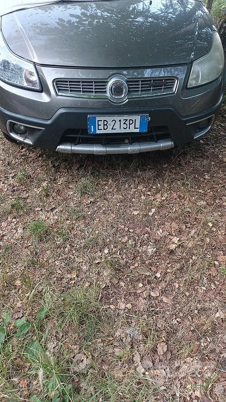 Usata Fiat Sedici 135 CV (99 kW) 2010 Marrone SUV