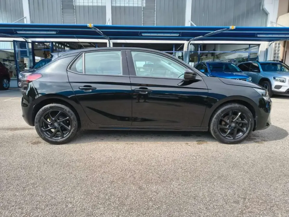 Usata Opel Corsa Design & Tech 101 CV (74 kW) 2023 Nero Utilitaria