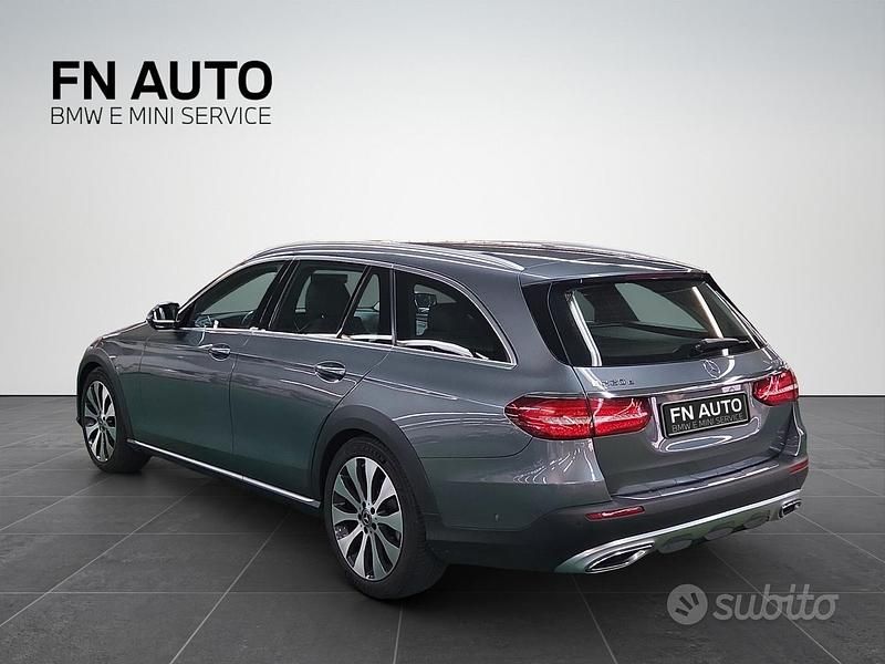 Usata Mercedes E220 Business 194 CV (142 kW) 2020 Grigio Station wagon