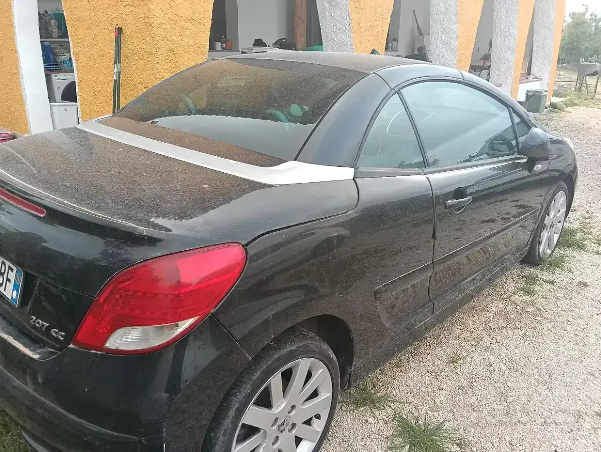Usata Peugeot 207 CC 110 CV (80 kW) 2011 Nero Cabrio