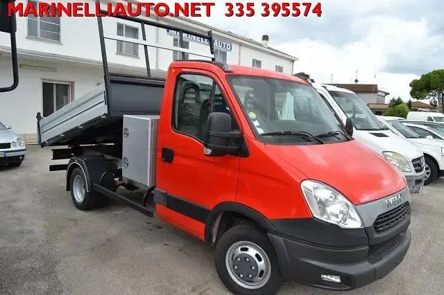 Usata Iveco Daily 126 CV (92 kW) 2013 Rosso