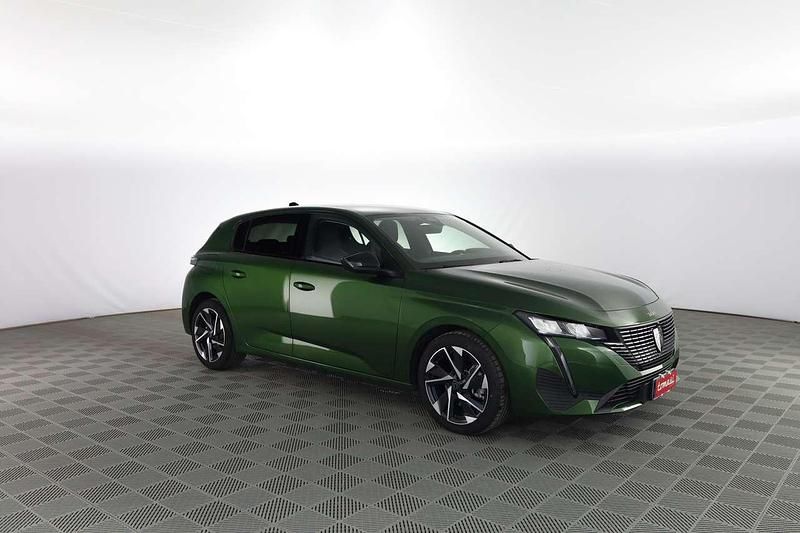 Usata Peugeot 308 Allure 131 CV (96 kW) 2023 Verde olivine Berlina