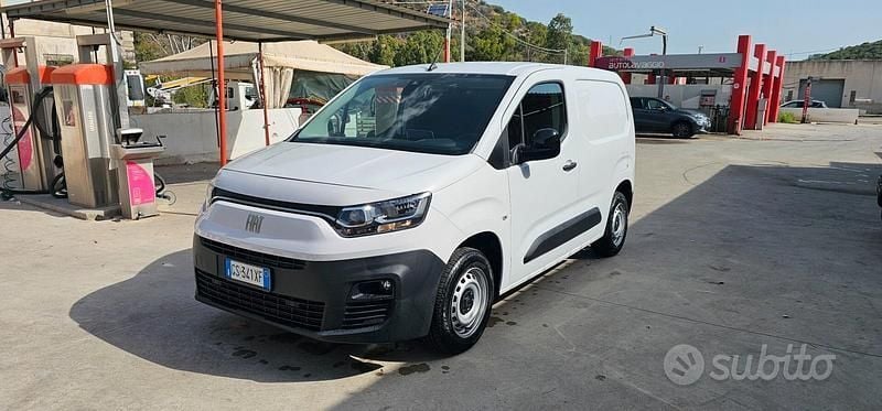 Bianco Usata 2024 Fiat Doblò Monovolume | 14.990 € (Super prezzo) - Immagine 1/4