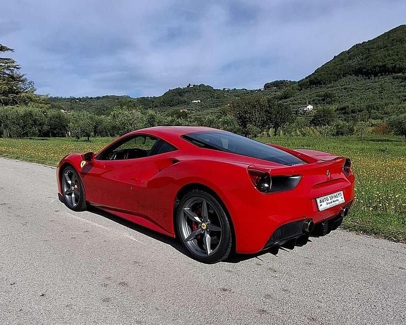 Usata Ferrari 488 670 CV (492 kW) 2017 Rosso Coupé