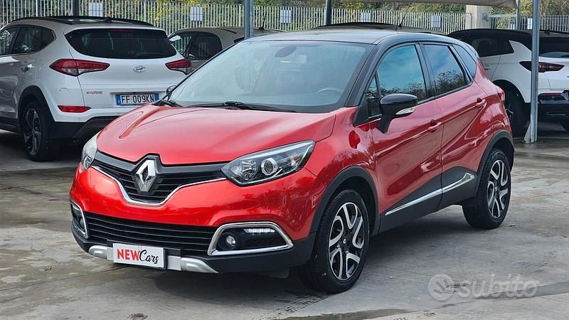 Usata Renault Captur Zen 90 CV (66 kW) 2016 Rosso SUV