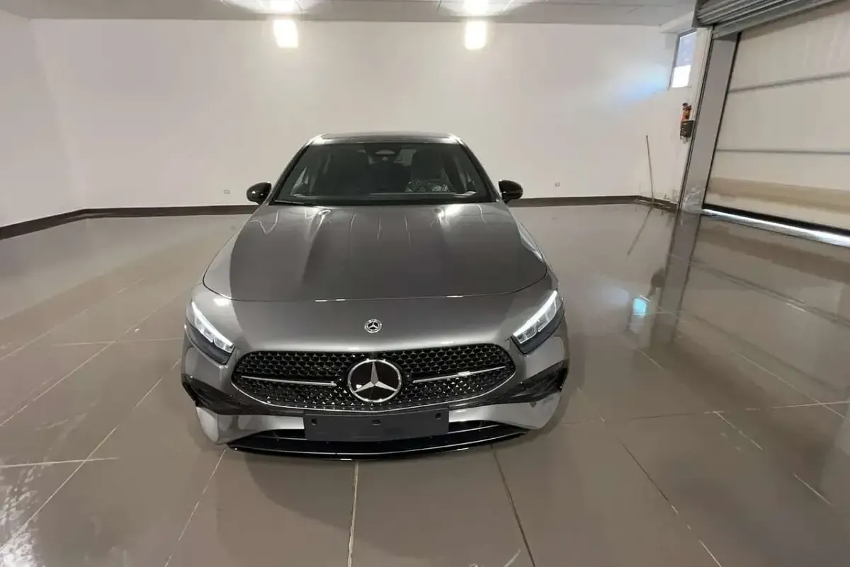Nuova Mercedes A200 Advanced Plus 150 CV (110 kW) 2026 Grigio montagna met. Berlina