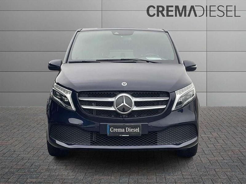 Usata Mercedes V300 Premium 239 CV (175 kW) 2022 Blu/azzurro Monovolume
