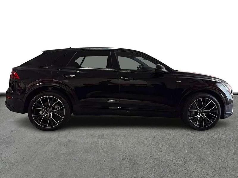 Nuova Audi Q8 S-Line 286 CV (210 kW) 2026 Nero mito metallizzato SUV