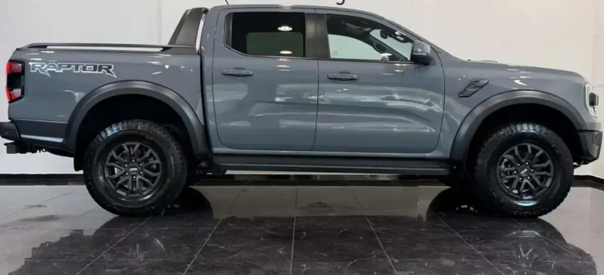 Usata Ford Ranger Raptor 292 CV (214 kW) 2023 Grigio Pick-up