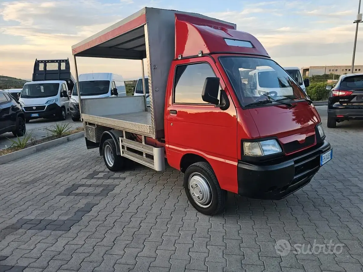 Usata Piaggio Porter 65 CV (47 kW) 2009 Rosso