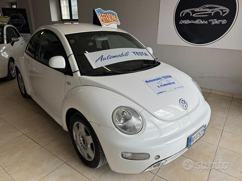 Usata VW New Beetle 90 CV (66 kW) 1999 Bianco Utilitaria