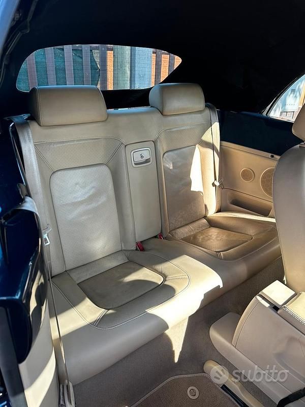 Usata VW Beetle Cabriolet 150 CV (110 kW) 2004 Blu Cabrio