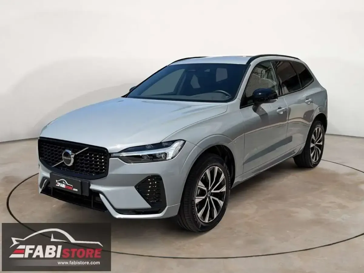 Usata Volvo XC60 R-Design 250 CV (183 kW) 2024 Grigio SUV