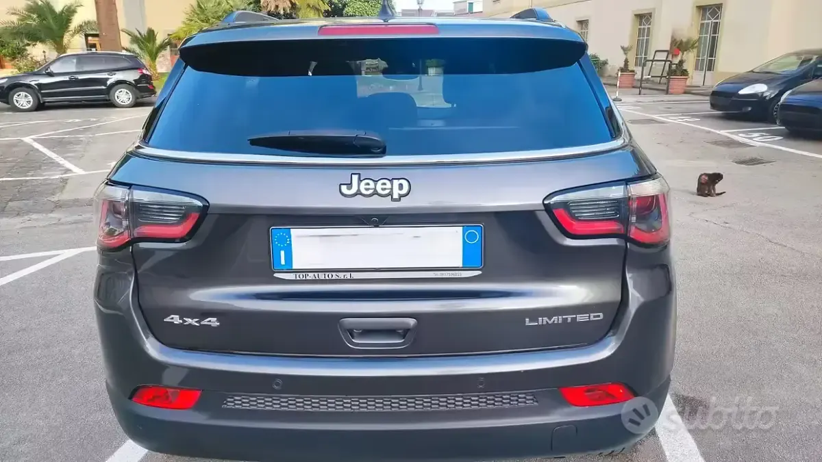 Usata Jeep Compass Opening Edition 140 CV (102 kW) 2017 Grigio SUV