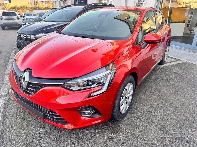 Usata Renault Clio V Zen 101 CV (74 kW) 2021 Arancione Berlina