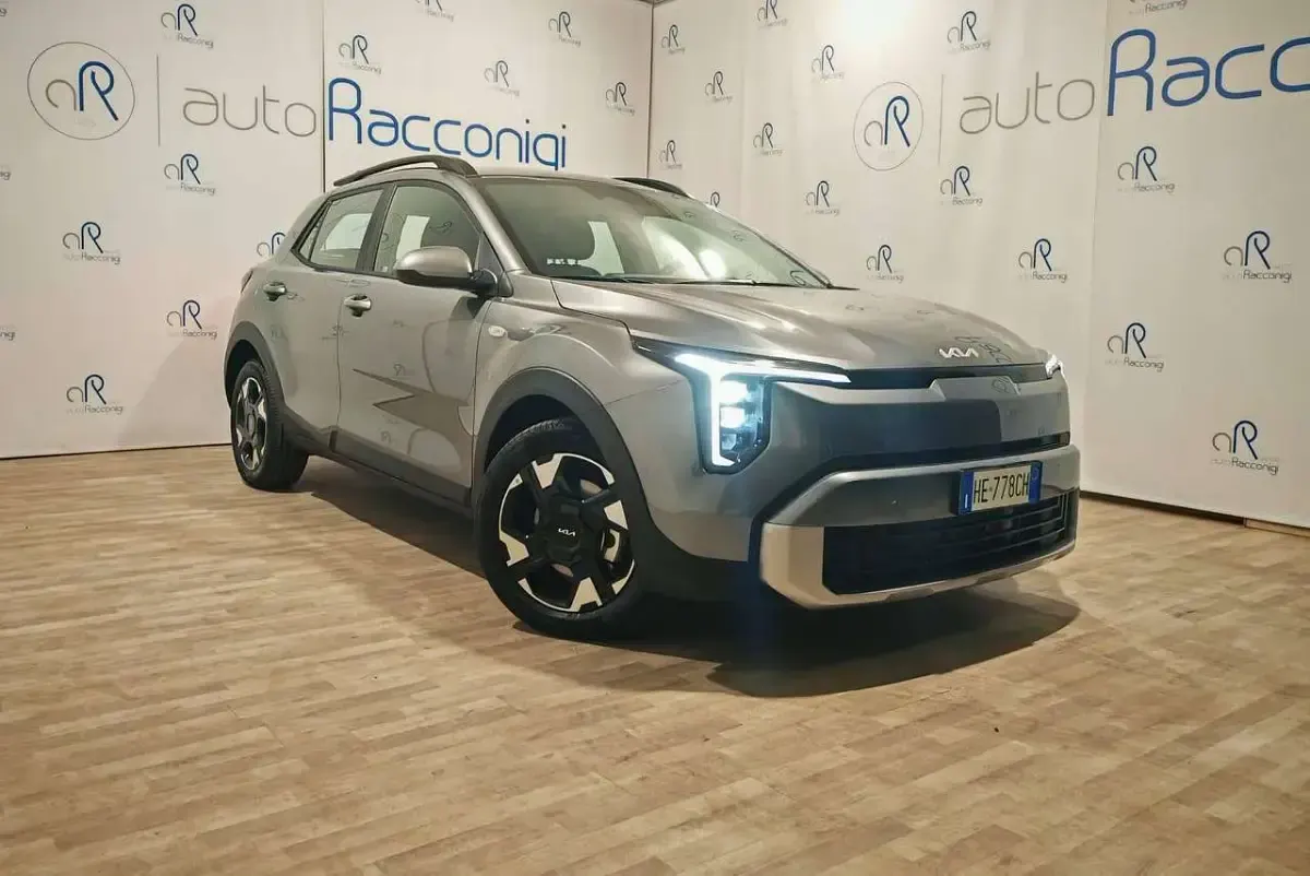 Usata Kia Stonic Urban 101 CV (74 kW) 2026 Grigio SUV