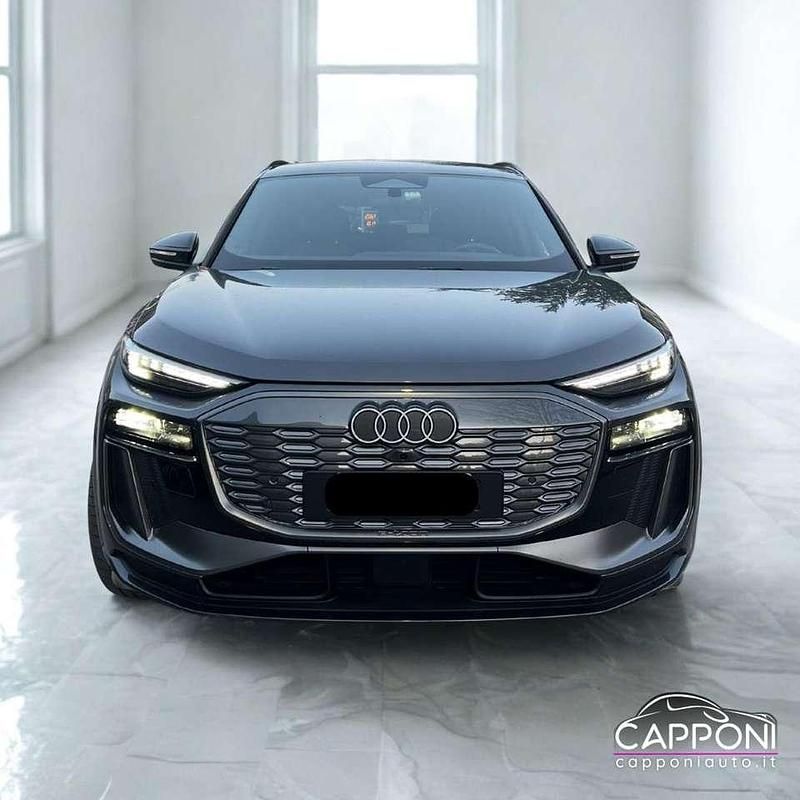 Usata Audi Q6 e-tron S-Line 284 kW (387 CV) 2025 Grigio scuro SUV