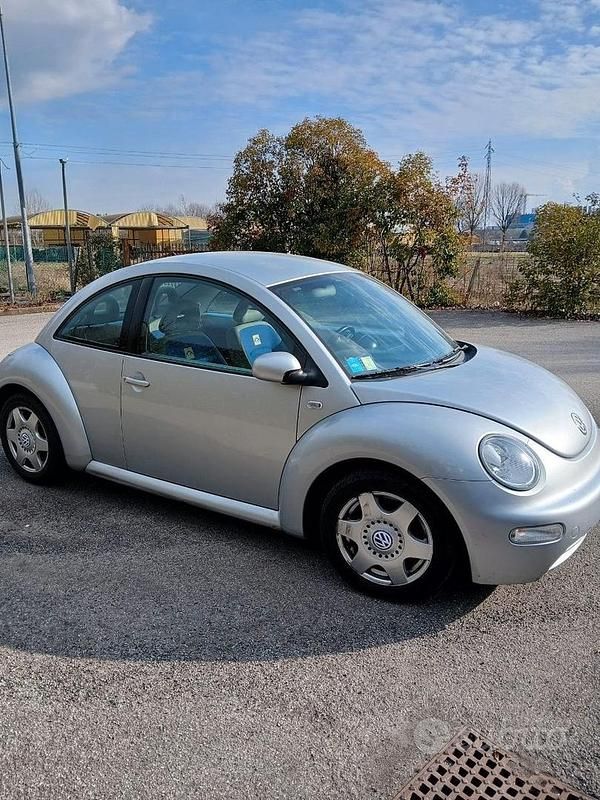 Usata VW Beetle 2002 Grigio