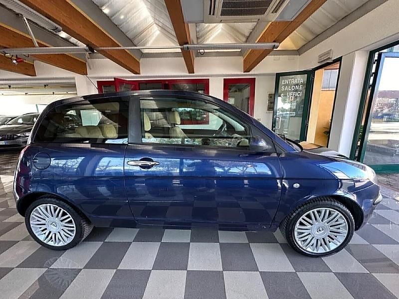 Usata Lancia Ypsilon 69 CV (50 kW) 2005 Blu Utilitaria