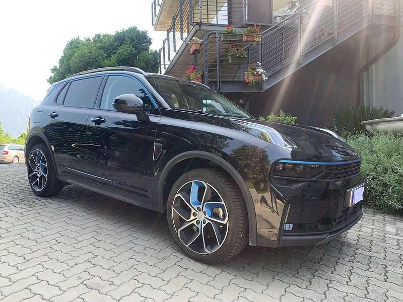 Nero Usata 2022 Lynk & Co 01 SUV | 22.000 € (Buon prezzo) - Immagine 1/4