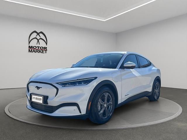 Usata Ford Mustang Standard Range 136 CV (100 kW) 2022 Bianco SUV