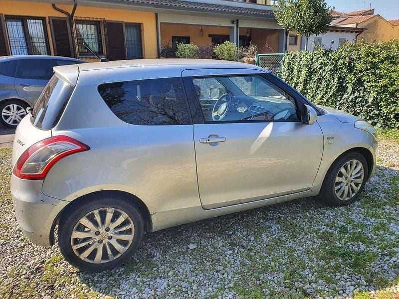 Usata Suzuki Swift GL 75 CV (55 kW) 2012 Argento Utilitaria