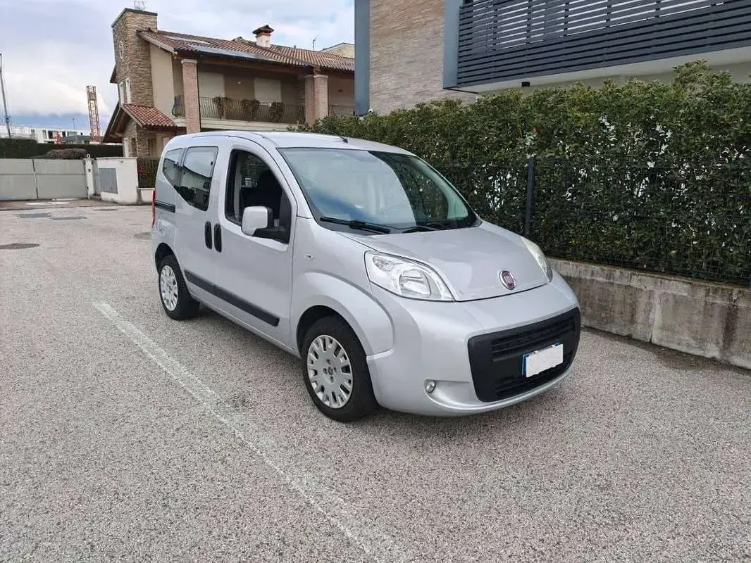 Usata Fiat Qubo Trekking 95 CV (69 kW) 2012 Argento Monovolume