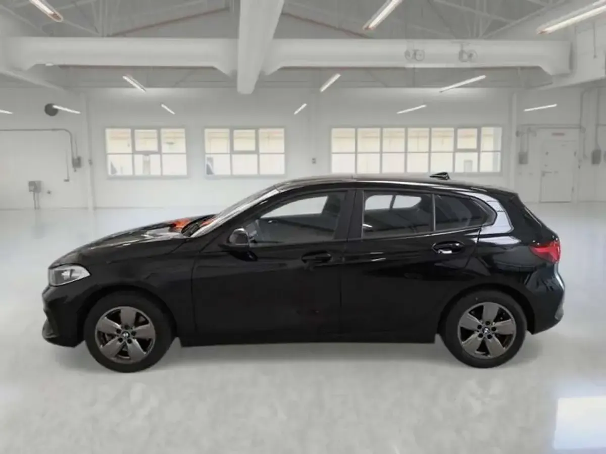 Usata BMW 116 Advantage 109 CV (80 kW) 2022 Nero Utilitaria