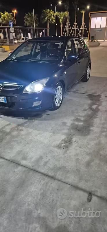 Usata Hyundai i30 115 CV (84 kW) 2010 Blu Berlina