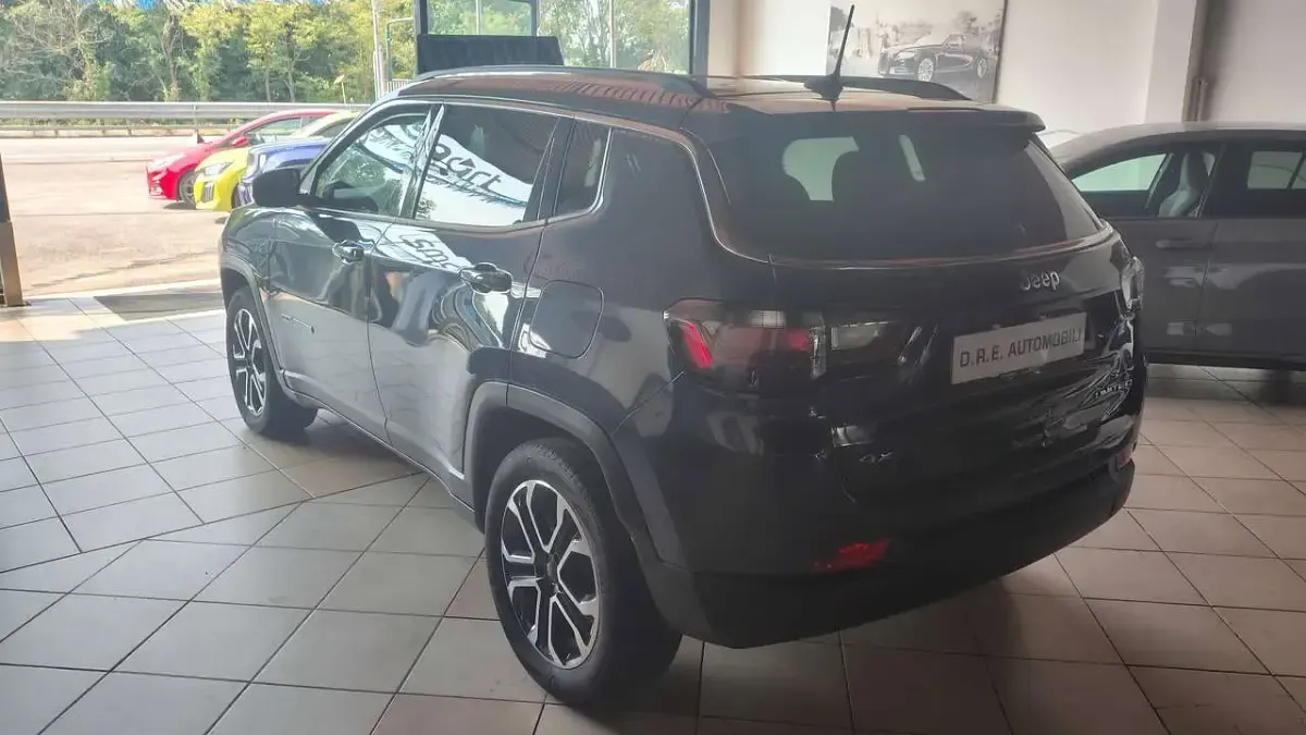 Usata Jeep Compass Limited 131 CV (96 kW) 2021 Blu/azzurro SUV
