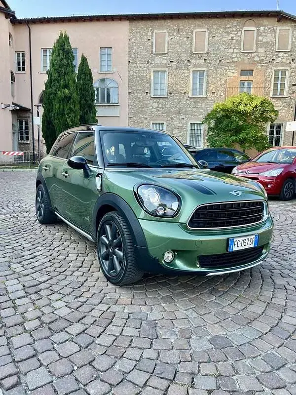 Usata Mini Park Lane Countryman 111 CV (81 kW) 2016 Verde SUV