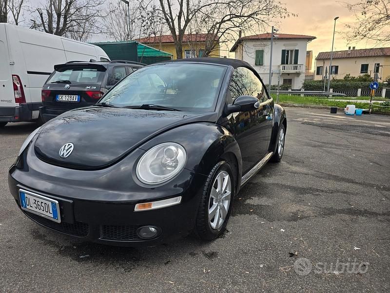 Nero Usata 2008 VW Beetle Cabrio | 6500 € (Buon prezzo) - Immagine 1/4