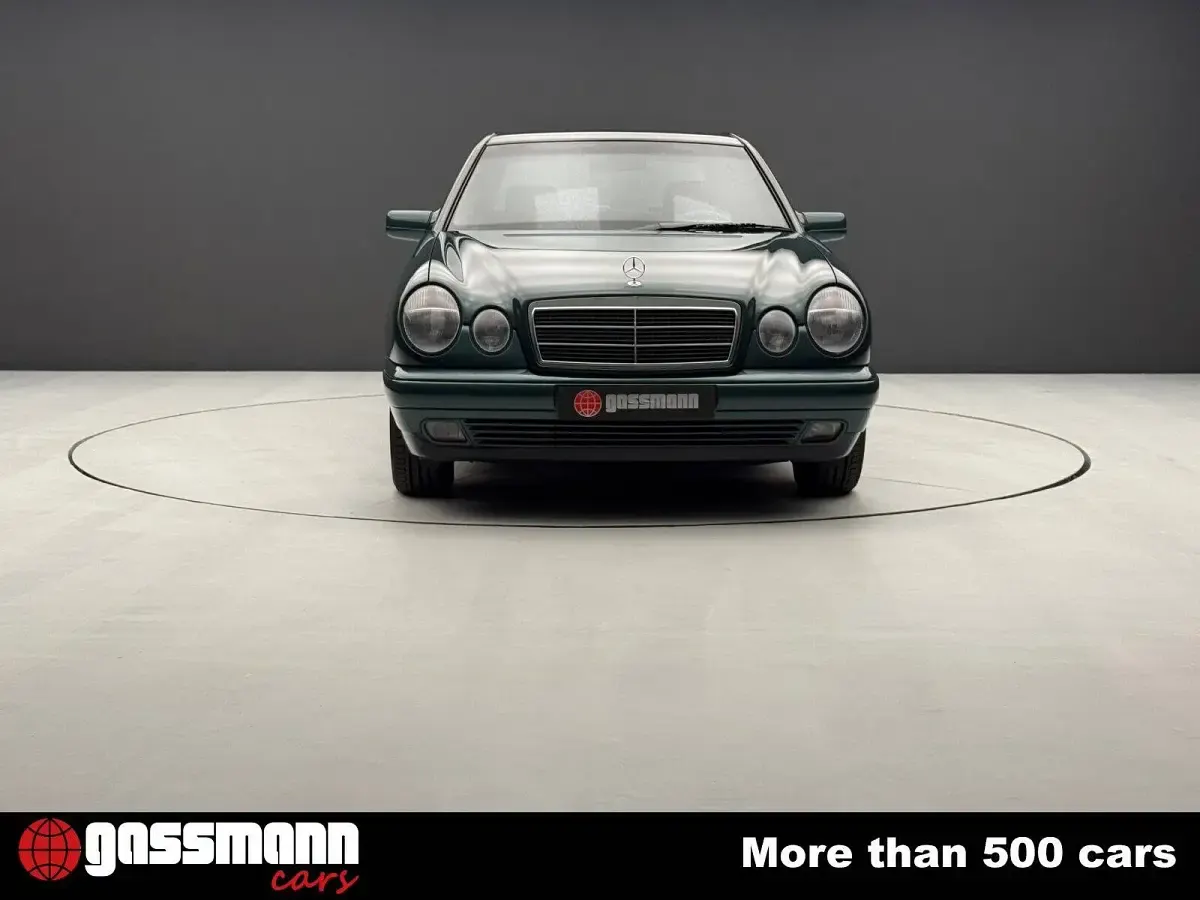 Usata Mercedes E220 95 CV (69 kW) 1997 Verde Berlina