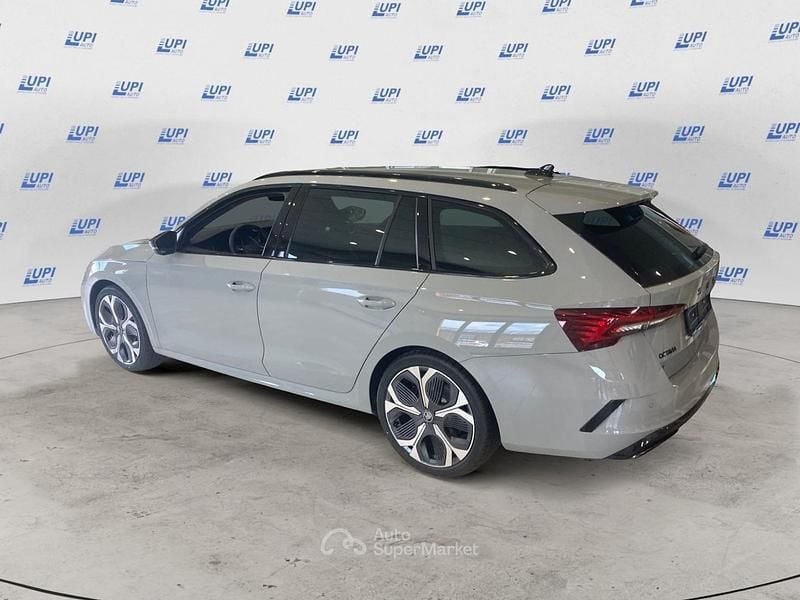 Nuova Skoda Octavia RS 265 CV (194 kW) 2025 Argento Station wagon