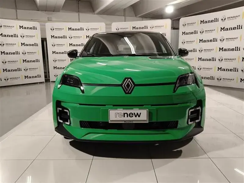 Usata Renault 5 E-Tech Komfort 110 kW (150 CV) 2025 Verde chiaro